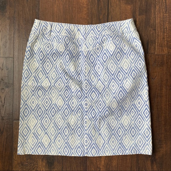 NWOT LAFAYETTE NEW YORK 148 Blue and White Aztec pattern Midi Skirt Size 2 - Picture 2 of 4